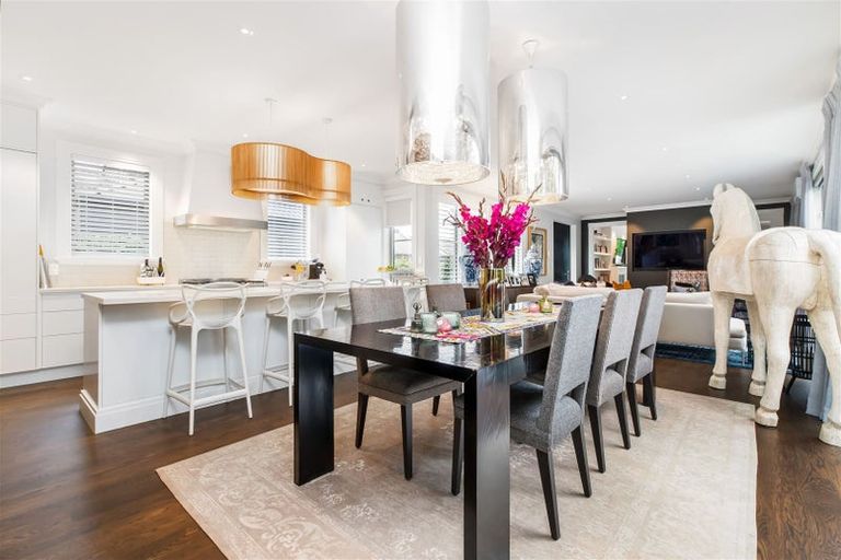 Photo of property in 6 Wairarapa Terrace, Merivale, Christchurch, 8014