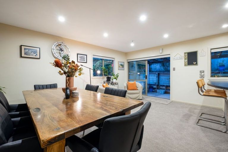Photo of property in 121 Te Puia Drive, Aotea, Porirua, 5024