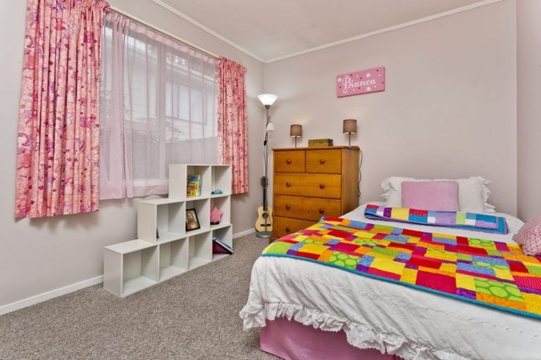 Photo of property in 57 Oaktree Avenue, Browns Bay, Auckland, 0630