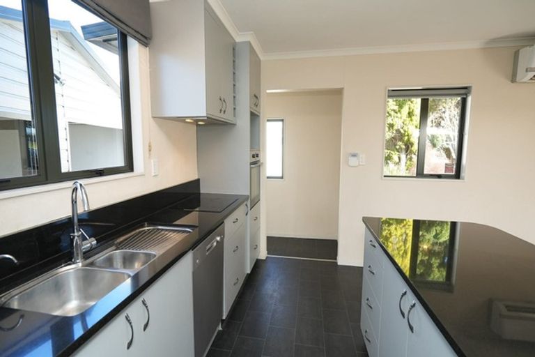 Photo of property in 14 Stirling Crescent, Hokowhitu, Palmerston North, 4410