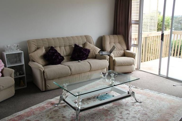 Photo of property in 2/67 Carlisle Road, Torbay, Auckland, 0630