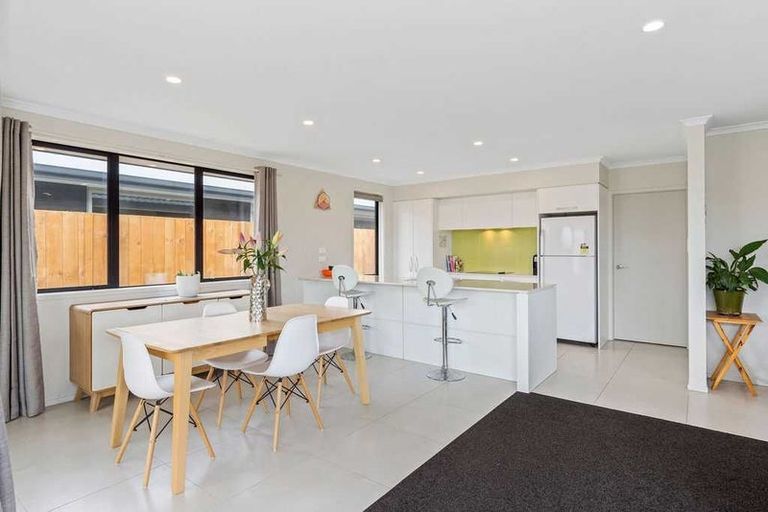 Photo of property in 15 Oka Street, Papamoa Beach, Papamoa, 3118