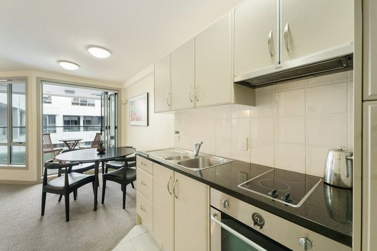 Photo of property in Anchorage Apartments, 317/36 Victoria Road, Mount Maunganui, 3116