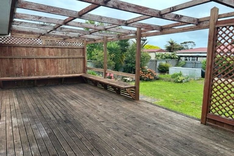 Photo of property in 11 Dittmer Street, Otaki, 5512