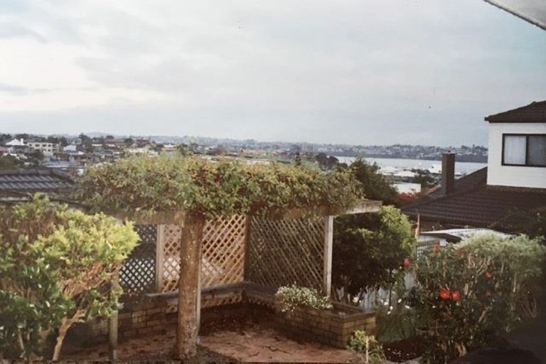 Photo of property in 39 Loloma Drive, Half Moon Bay, Auckland, 2012