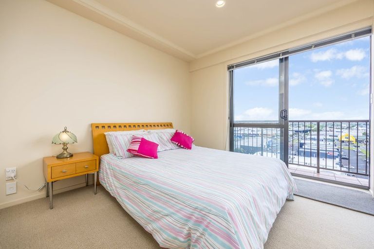 Photo of property in The Rennaissance, 9d/18 Ronwood Avenue, Manukau, Auckland, 2104