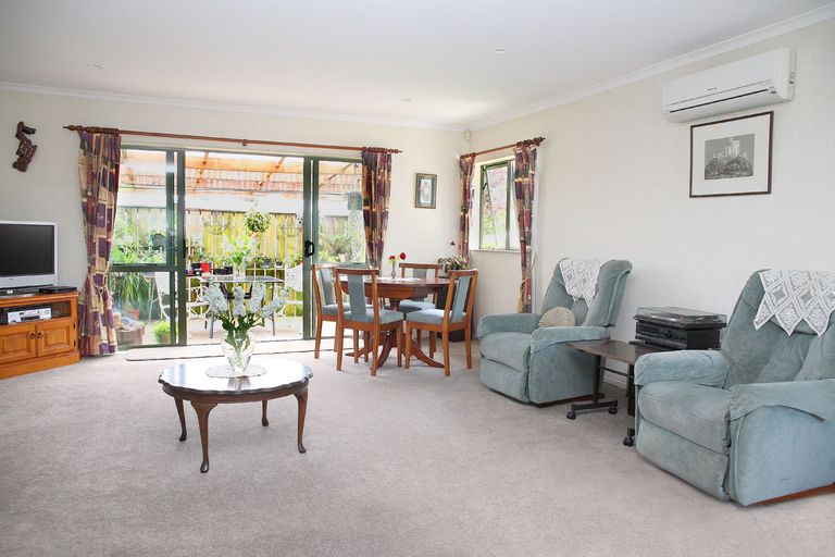 Photo of property in 25l Youngs Road, Papakura, 2110