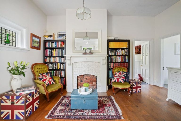 Photo of property in 96 Holly Road, St Albans, Christchurch, 8014