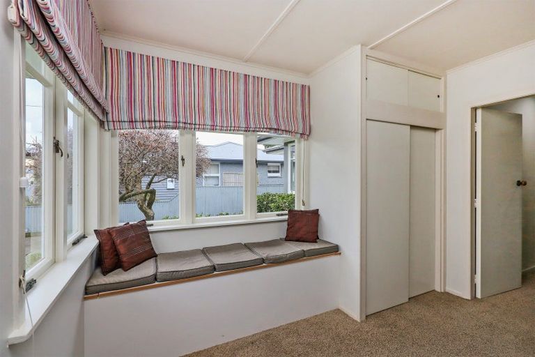Photo of property in 34 Warwick Crescent, Taradale, Napier, 4112