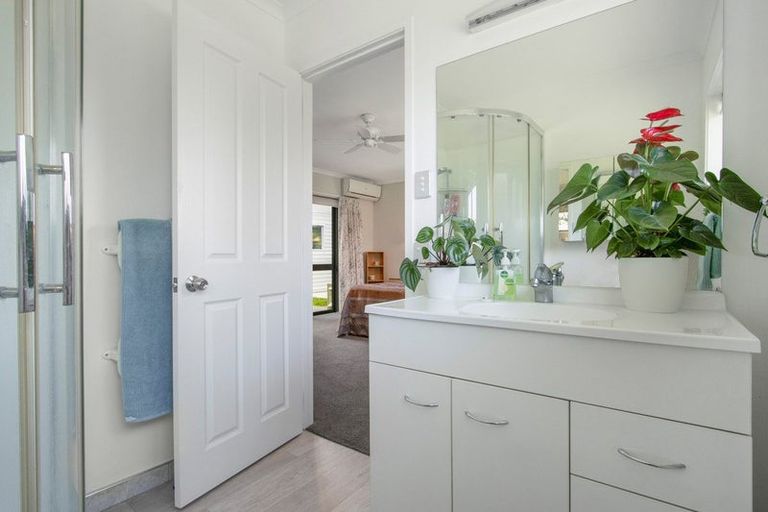 Photo of property in 2 Bransley Grove, Katikati, 3129