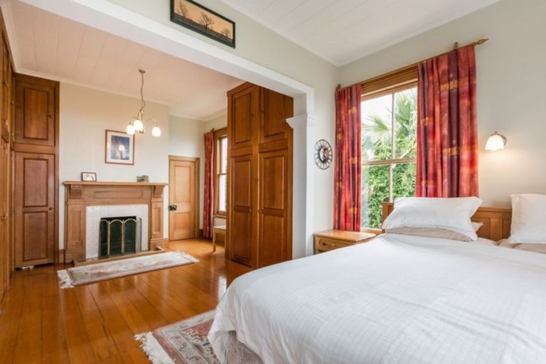 Photo of property in 15 Sealy Road, Bluff Hill, Napier, 4110