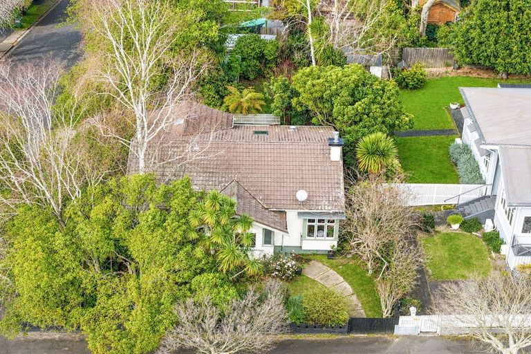 Photo of property in 24 Myrtle Street, Hamilton East, Hamilton, 3216