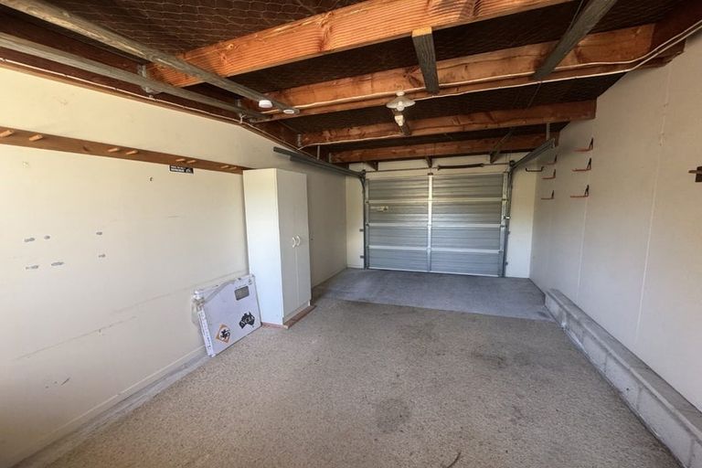 Photo of property in 2/177 Main Rd Clive, Clive, 4102