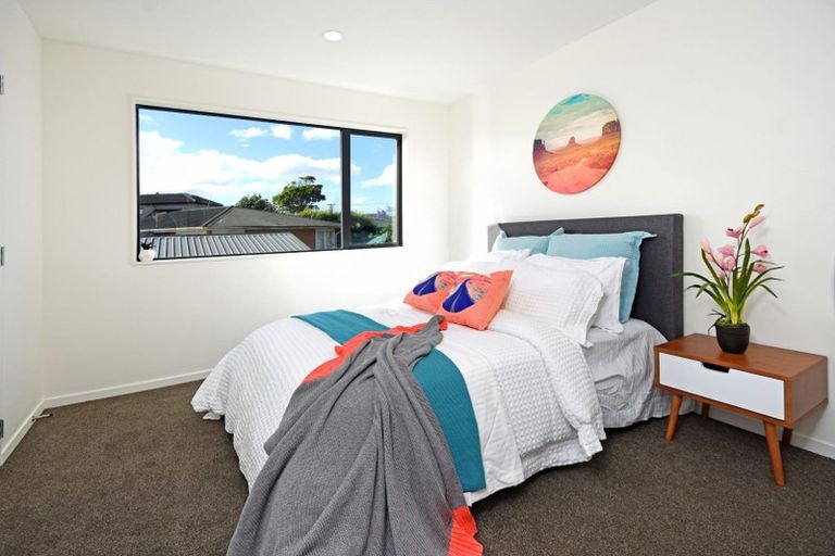 Photo of property in 11 Waru Lane, Te Atatu Peninsula, Auckland, 0610