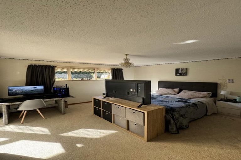 Photo of property in 6 O'connor Place, Burnside, Christchurch, 8053