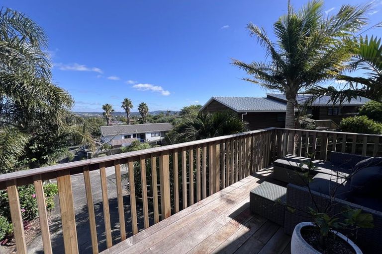 Photo of property in 14 Royalty Rise, Red Beach, 0932