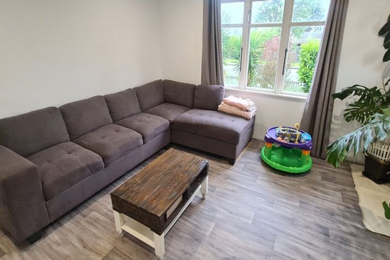 Photo of property in 11 Kirk Street, Otaki, 5512