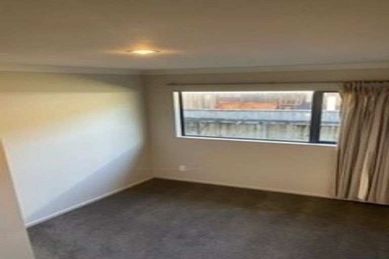 Photo of property in 13 Poppy Watts Grove, Stokes Valley, Lower Hutt, 5019