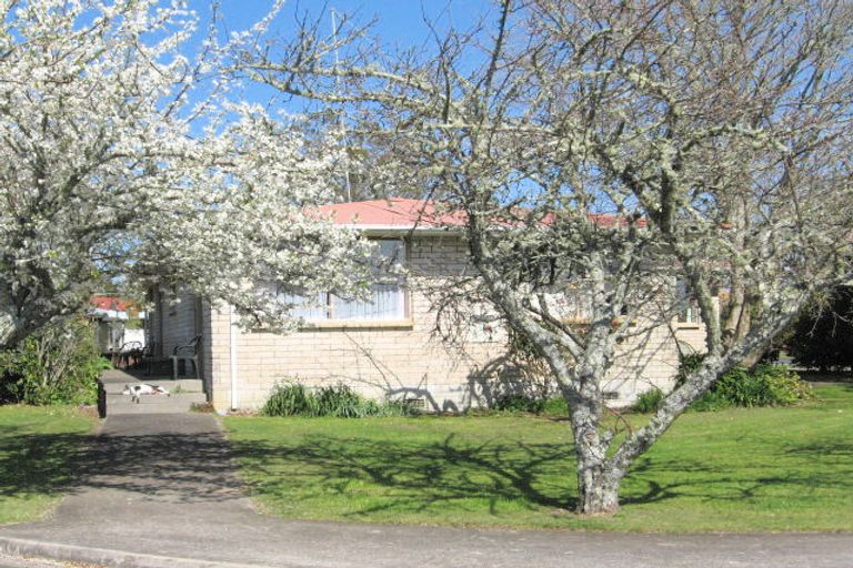 Photo of property in 24 Annette Place, Whitianga, 3510