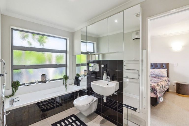 Photo of property in 185 Te Moana Road, Waikanae, 5036