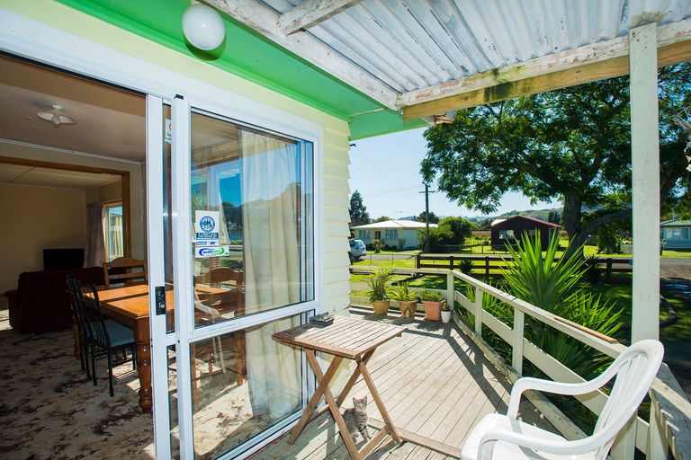 Photo of property in 29 Ioapa Road, Te Karaka, 4022