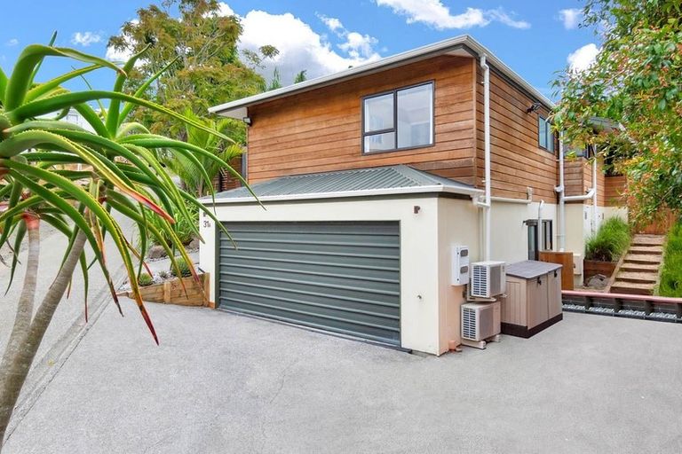 Photo of property in 1/31 Deverell Place, Northcross, Auckland, 0632