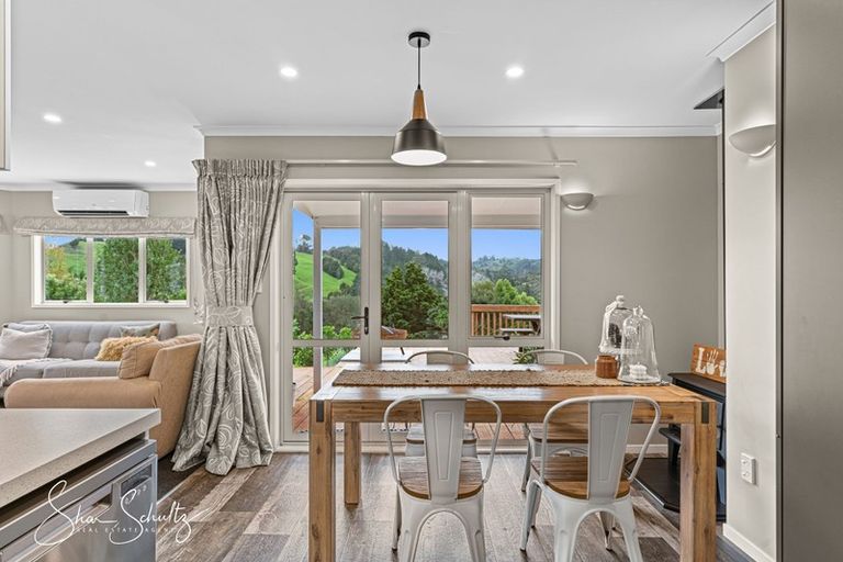 Photo of property in 17 Hook Road, Paparoa, 0571