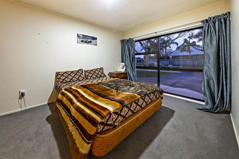 Photo of property in 180 Walter Strevens Drive, Conifer Grove, Takanini, 2112