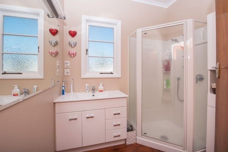 Photo of property in 45 Lake Crescent, Hamilton Lake, Hamilton, 3204