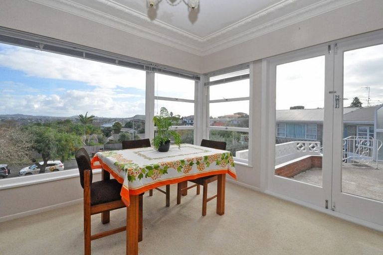 Photo of property in 28 Grassways Avenue, Pakuranga, Auckland, 2010