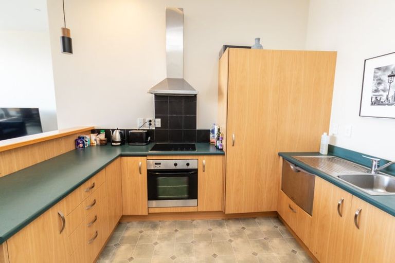 Photo of property in Stadium Garden Flats, 211/107 Thorndon Quay, Pipitea, Wellington, 6011
