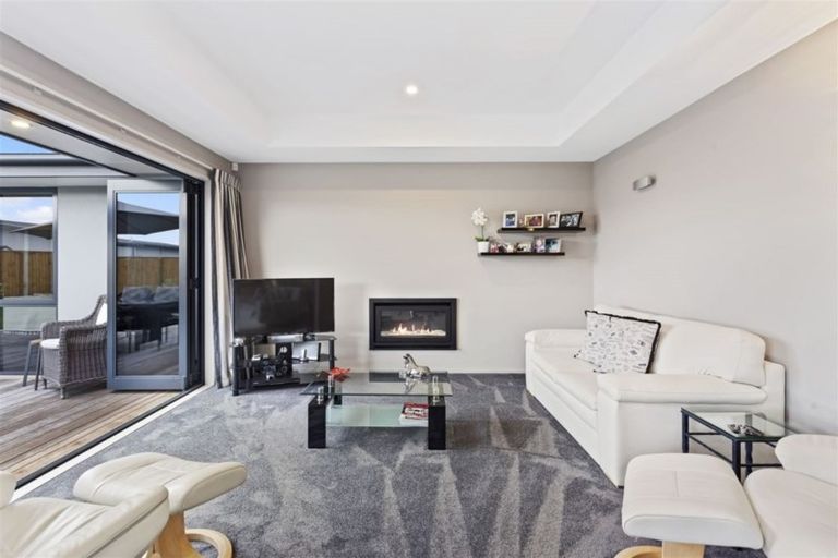 Photo of property in 32 Beachvale Drive, Kaiapoi, 7630