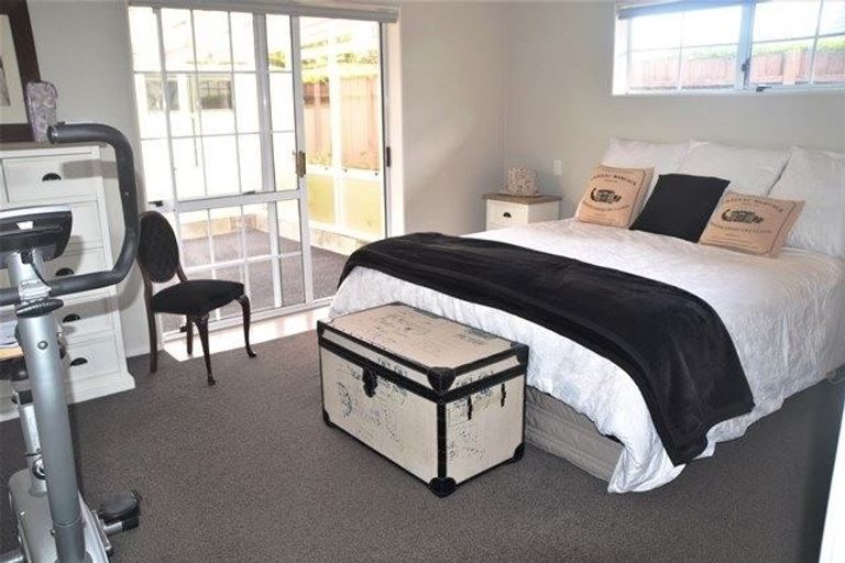 Photo of property in 7 Foxbridge Lane, Conifer Grove, Takanini, 2112