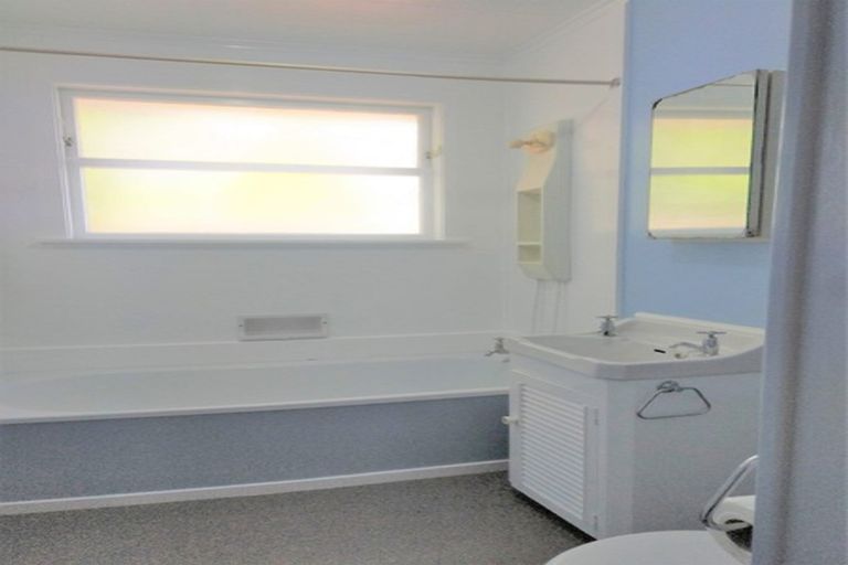 Photo of property in 1/129 Martin Street, Wallaceville, Upper Hutt, 5018