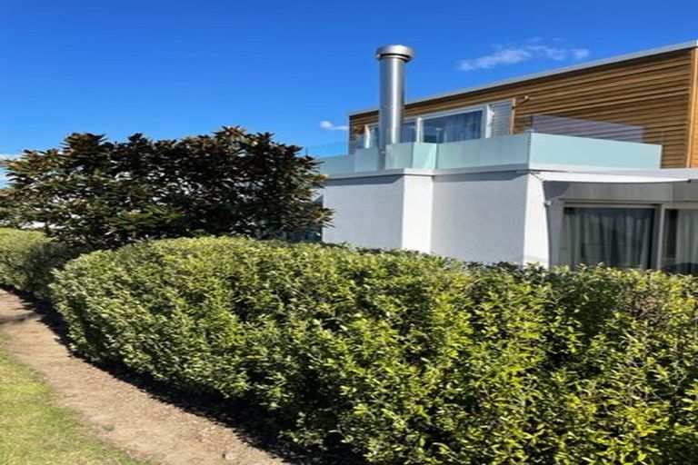 Photo of property in 2 Commodore Parry Road, Castor Bay, Auckland, 0620