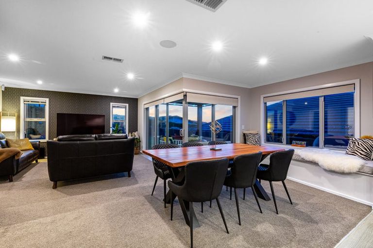 Photo of property in 10 Margaret Shields Avenue, Aotea, Porirua, 5024