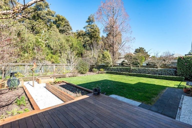 Photo of property in 15 Ngahere Street, Fendalton, Christchurch, 8041