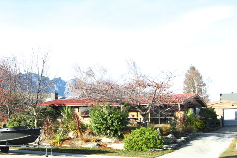 Photo of property in 51 Oregon Drive, Kelvin Heights, Queenstown, 9300
