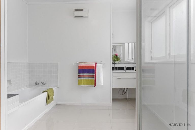 Photo of property in 201 Godley Road, Titirangi, Auckland, 0604