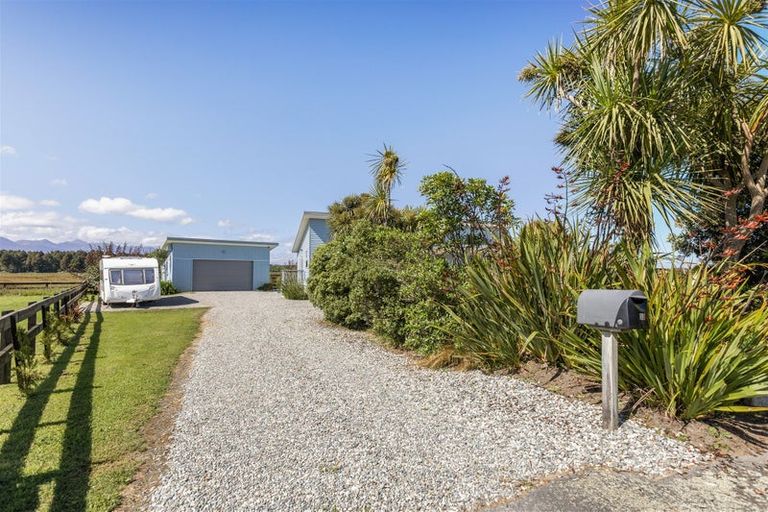 Photo of property in 33 Elley Drive, Carters Beach, Westport, 7825