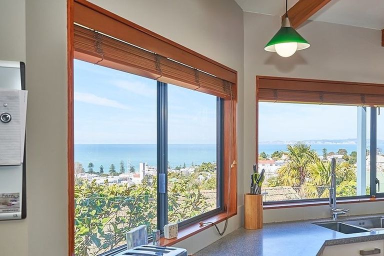 Photo of property in 18a Harvey Road, Bluff Hill, Napier, 4110