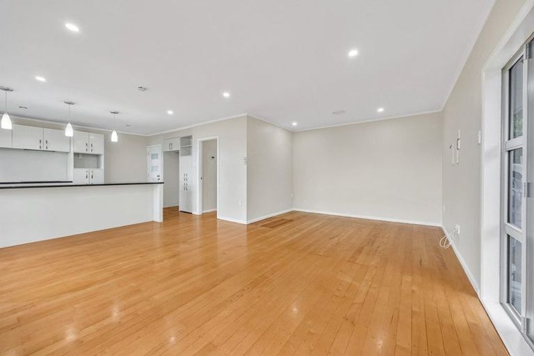 Photo of property in 33b Fairmount Road, Titirangi, Auckland, 0604