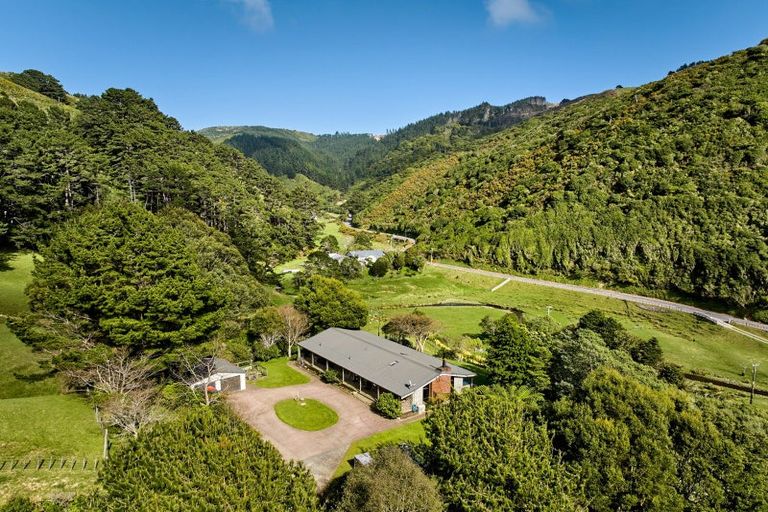 Photo of property in 850a Paekakariki Hill Road, Paekakariki Hill, Porirua, 5381