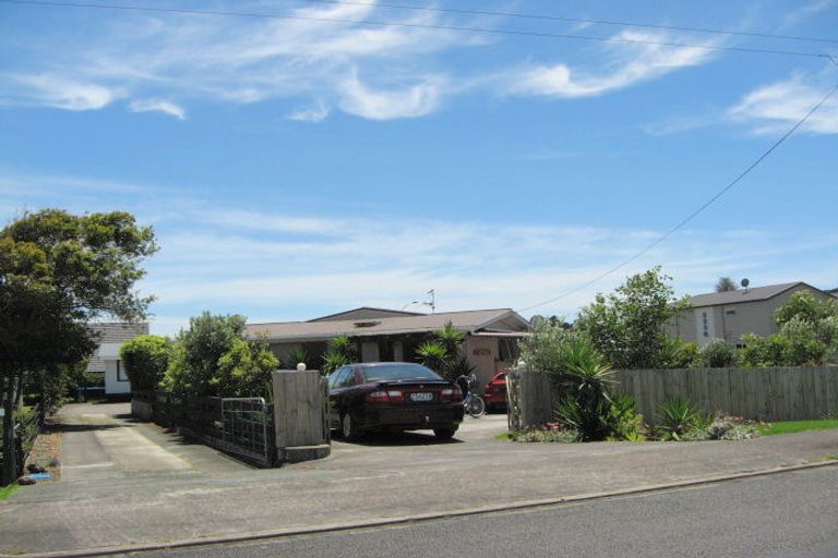 Photo of property in 84 Wharf Road, Clarks Beach, Pukekohe, 2679