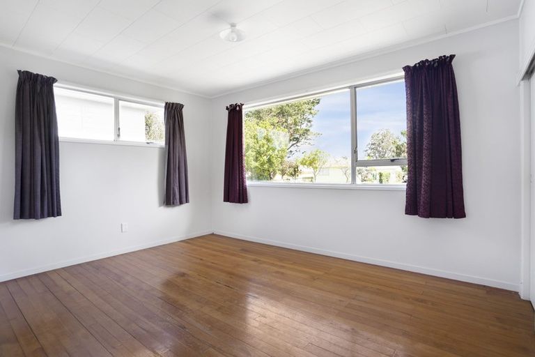Photo of property in 14 Burbank Avenue, Manurewa, Auckland, 2102