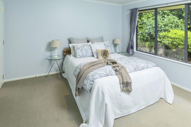 Photo of property in 5b Olwyn Place, Greenhithe, Auckland, 0632