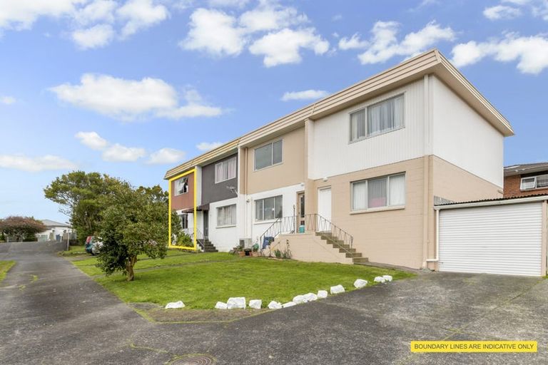 Photo of property in 1/78 West Coast Road, Glen Eden, Auckland, 0602
