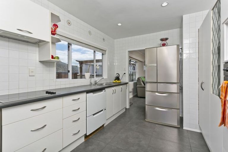 Photo of property in 31 Barrack Road, Mount Wellington, Auckland, 1060