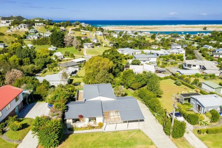 Photo of property in 22 Cullen Street, Mangawhai Heads, Mangawhai, 0505