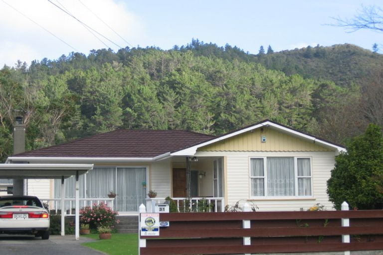 Photo of property in 31 Korau Grove, Stokes Valley, Lower Hutt, 5019